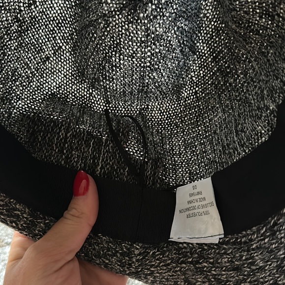 Women’s Hat - Picture 5 of 5